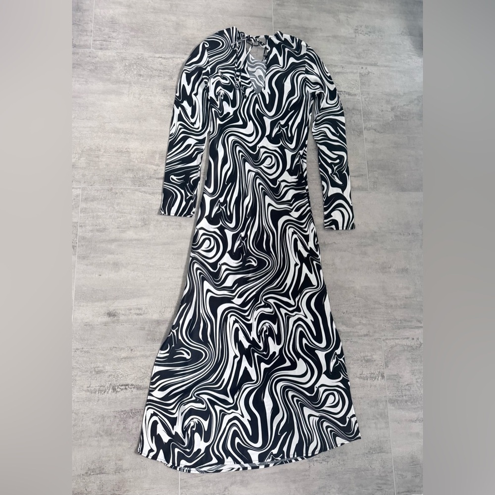 Bershka Black White Swirl Print Long Sleeve Midi Dress With Slits Size XX - Picture 7 of 13